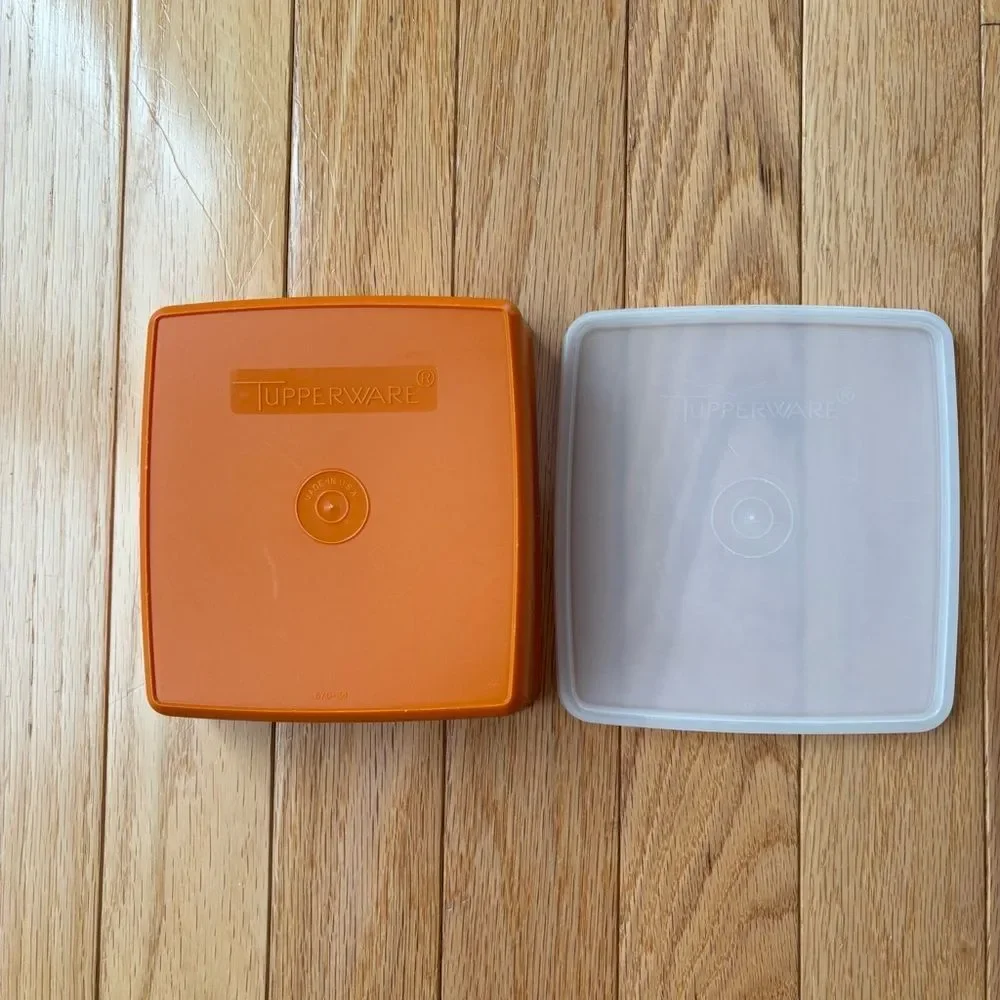 Tupperware Vintage Sandwich Square-a-Way Storage Keeper 670-1 Orange‎ Lid